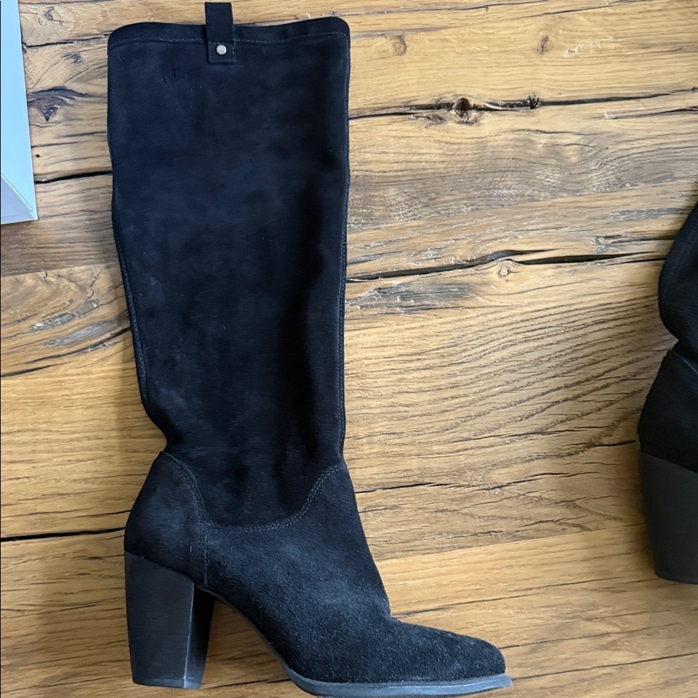 Ugg Suede Boots